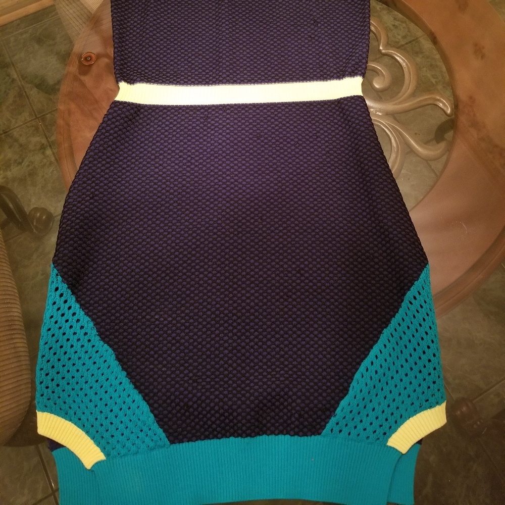 Dress - Picture 6 of 7